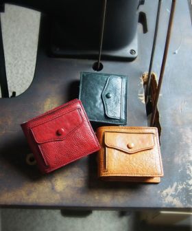 コト 本革/馬革 二つ折り財布 027408